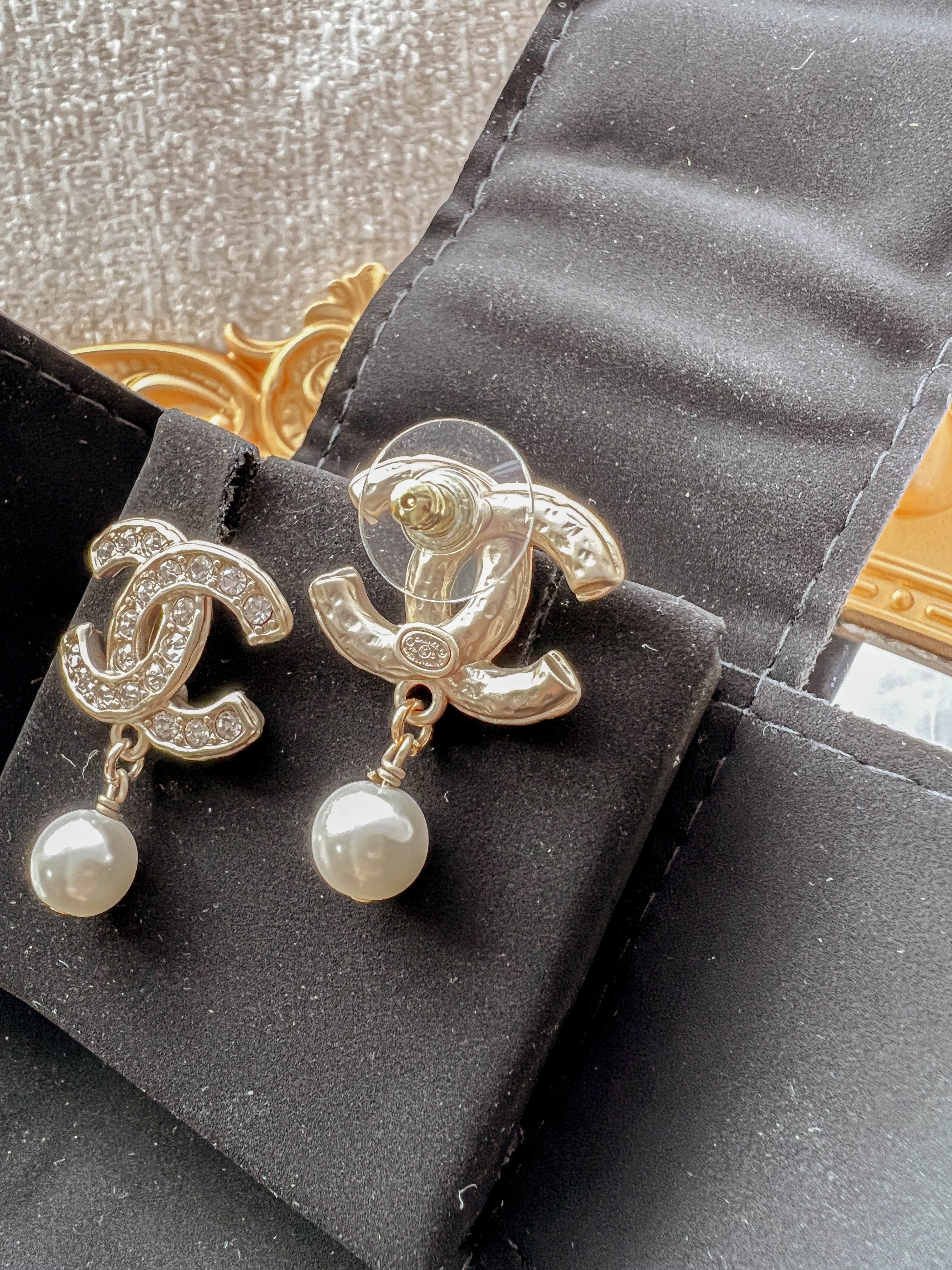 [TOP] CH@NEL Classic Crystal Pearl Dangle Earrings - Chanel