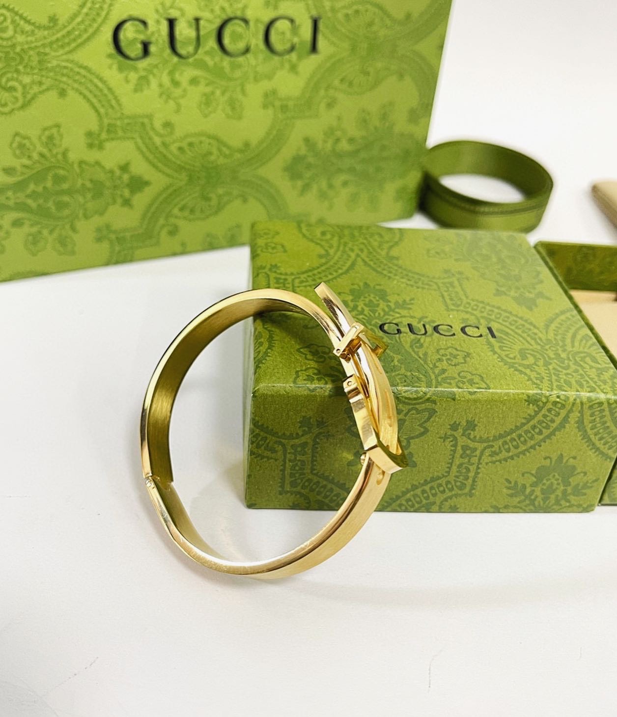 [TOP] GUCC! Buckle Bracelet - Gold - Gucci