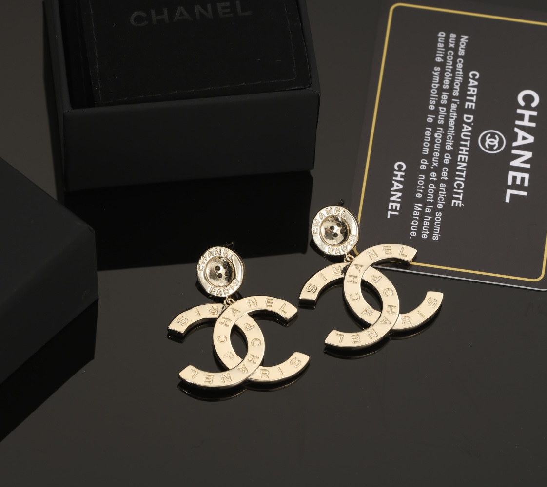 [TOP] CH@NEL Concave Shaped Letters Earrings - Chanel