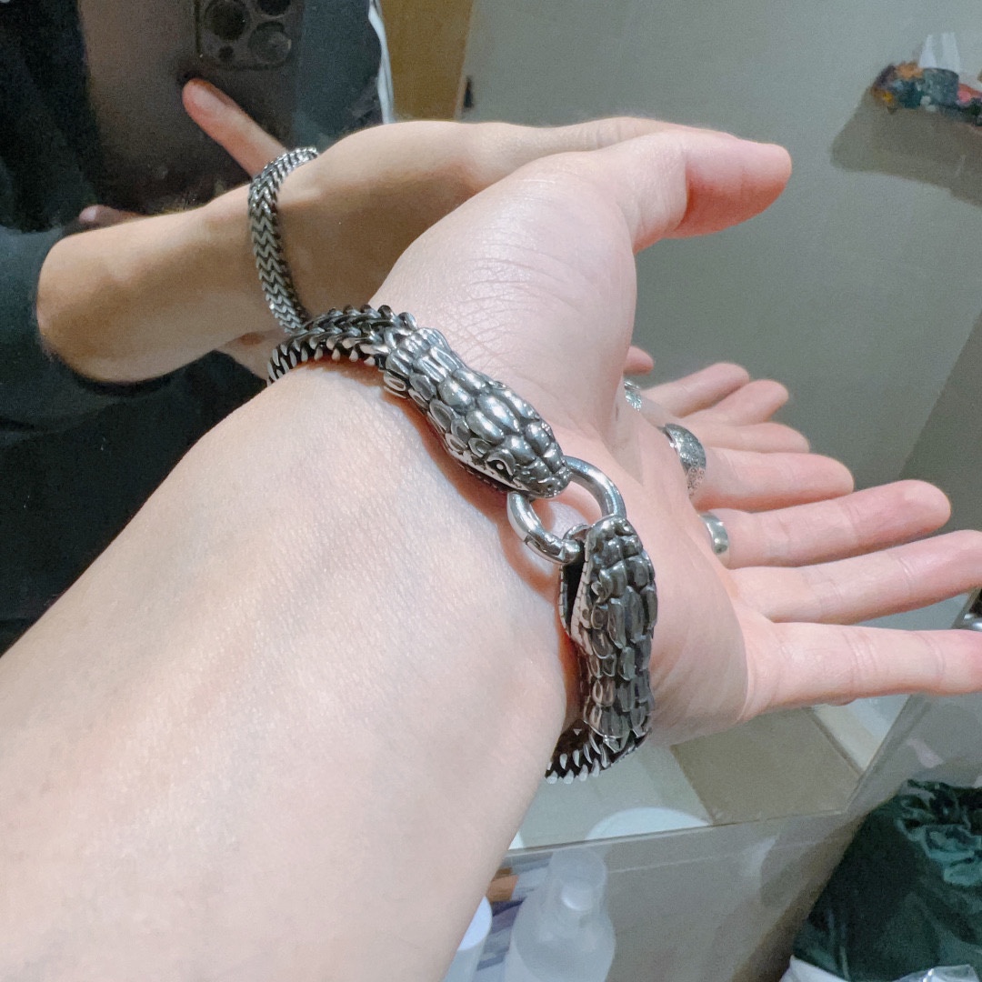 [TOP] GUCC! Snake Head Bracelet - Silver - Gucci