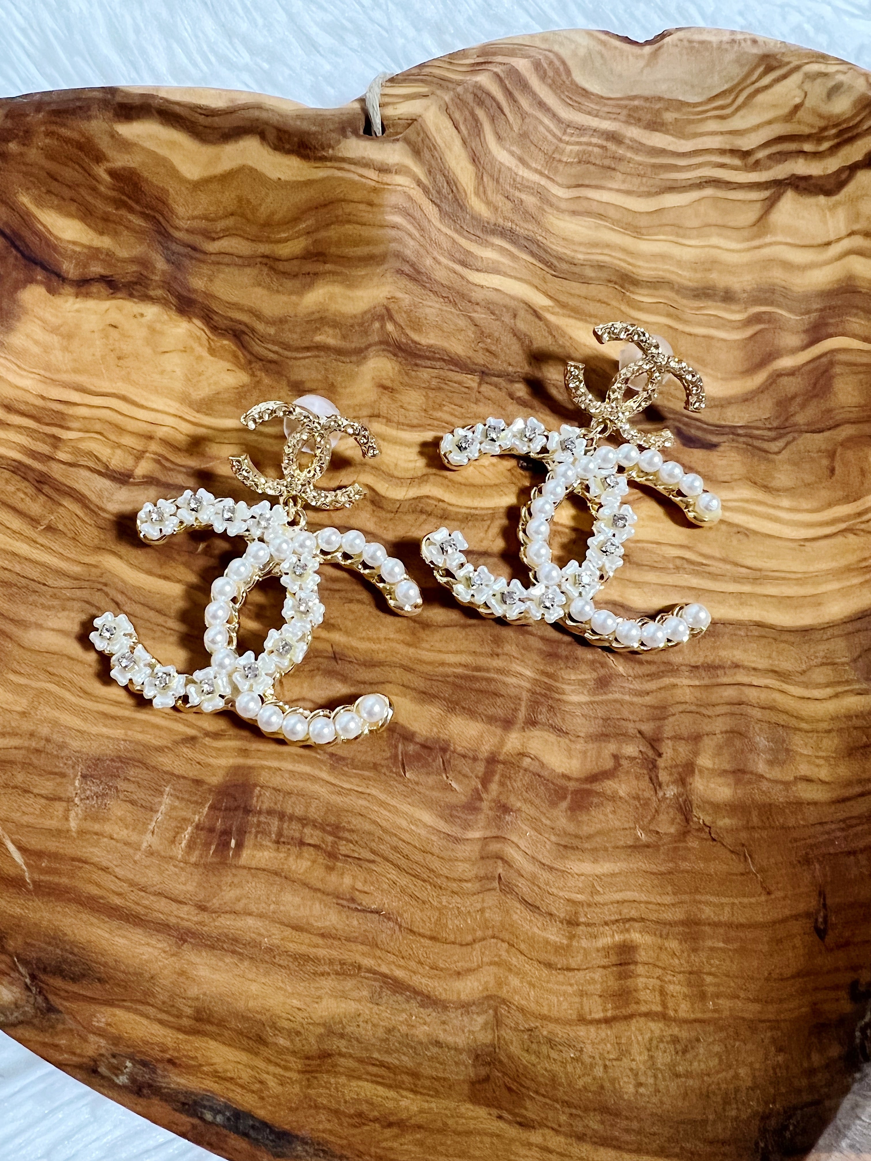 [TOP] CH@NEL Big Dangle Double C Flowers Pearl - Chanel