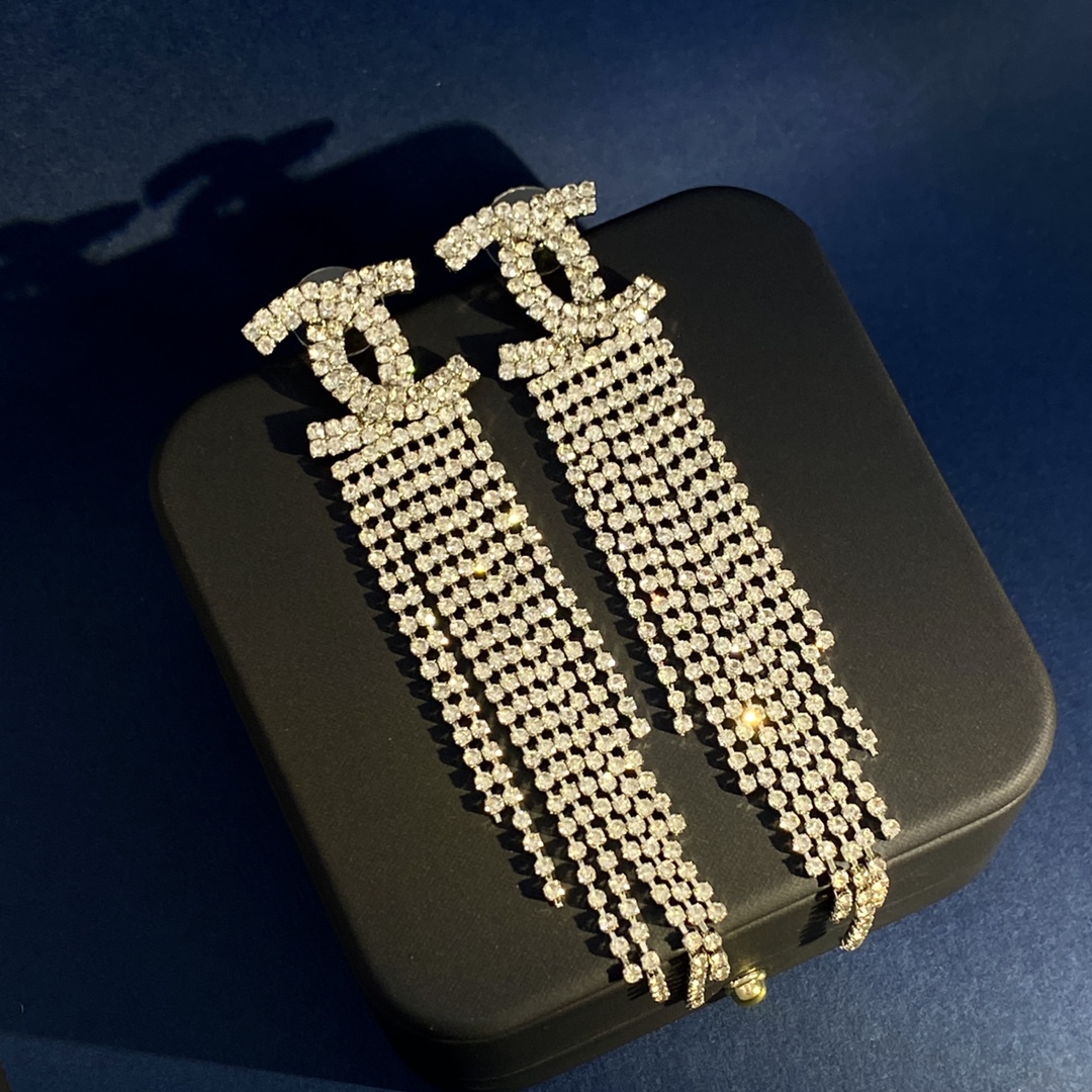 [TOP] CH@NEL Double C Claw Chain Tassel Smart Rhinestone Stud Earrings - Gold - Chanel