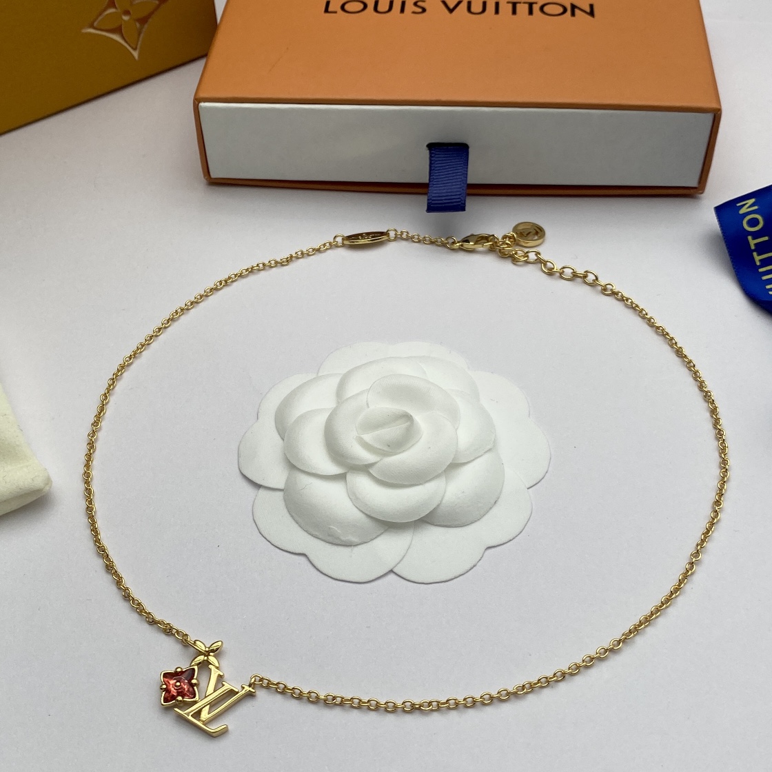 [TOP] L&V Idylle Blossom Necklace Bracelet Earrings Set - LV Louis Vuitton