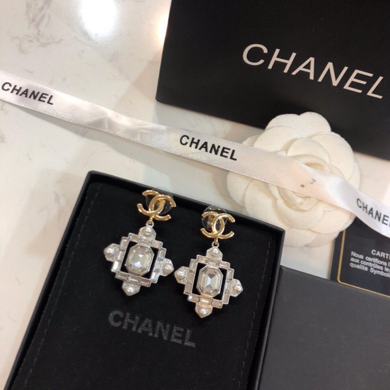 [TOP] CH@NEL Classic Zircon Stud Earrings Chanel