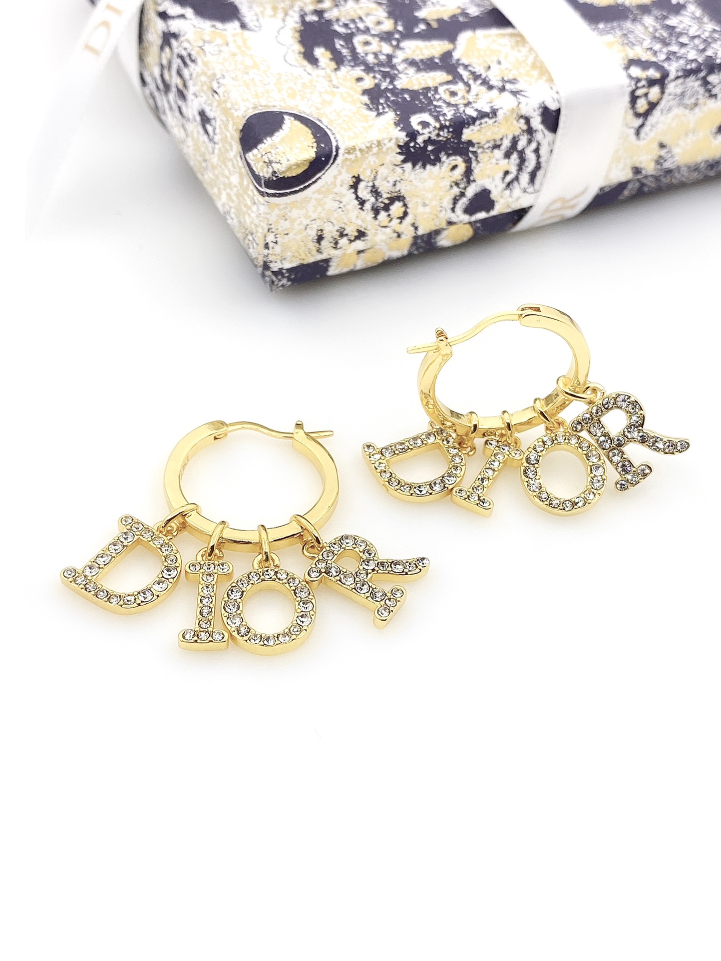 [TOP] D!or Letter Aiamond Earrings - Gold - Christian Dior