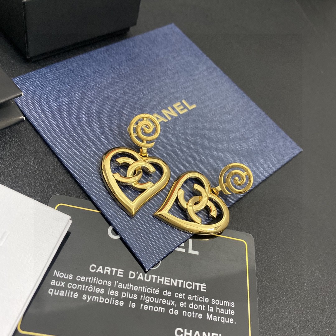 [TOP] CH@NEL Heart Hollow Double C Pendant Spiral Stud Earrings - Chanel