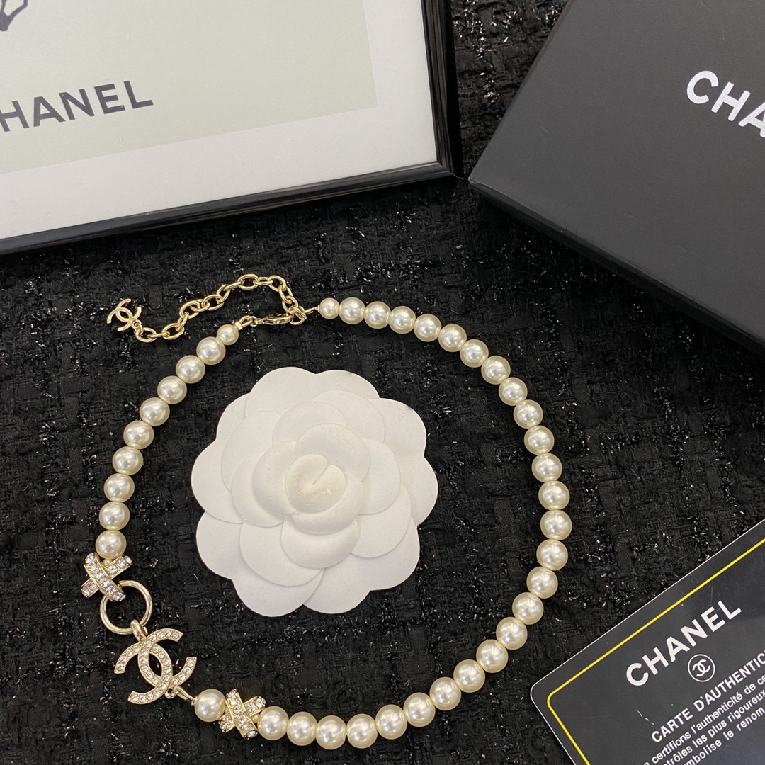 [TOP] CH@NEL Double C Rhinestone Crossover Pearl Necklace - Chanel