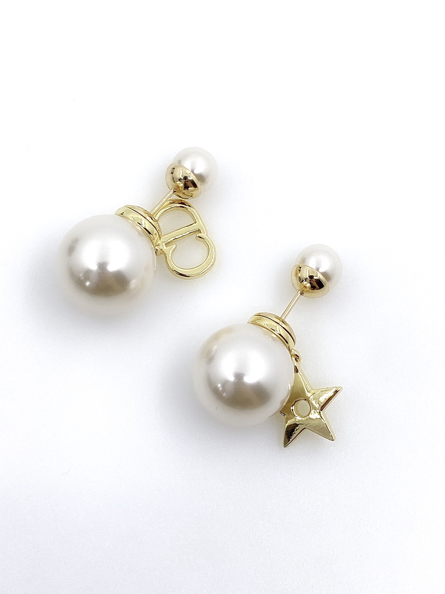 [TOP] D!or CD Pearl Letter Earrings - Gold - Christian Dior