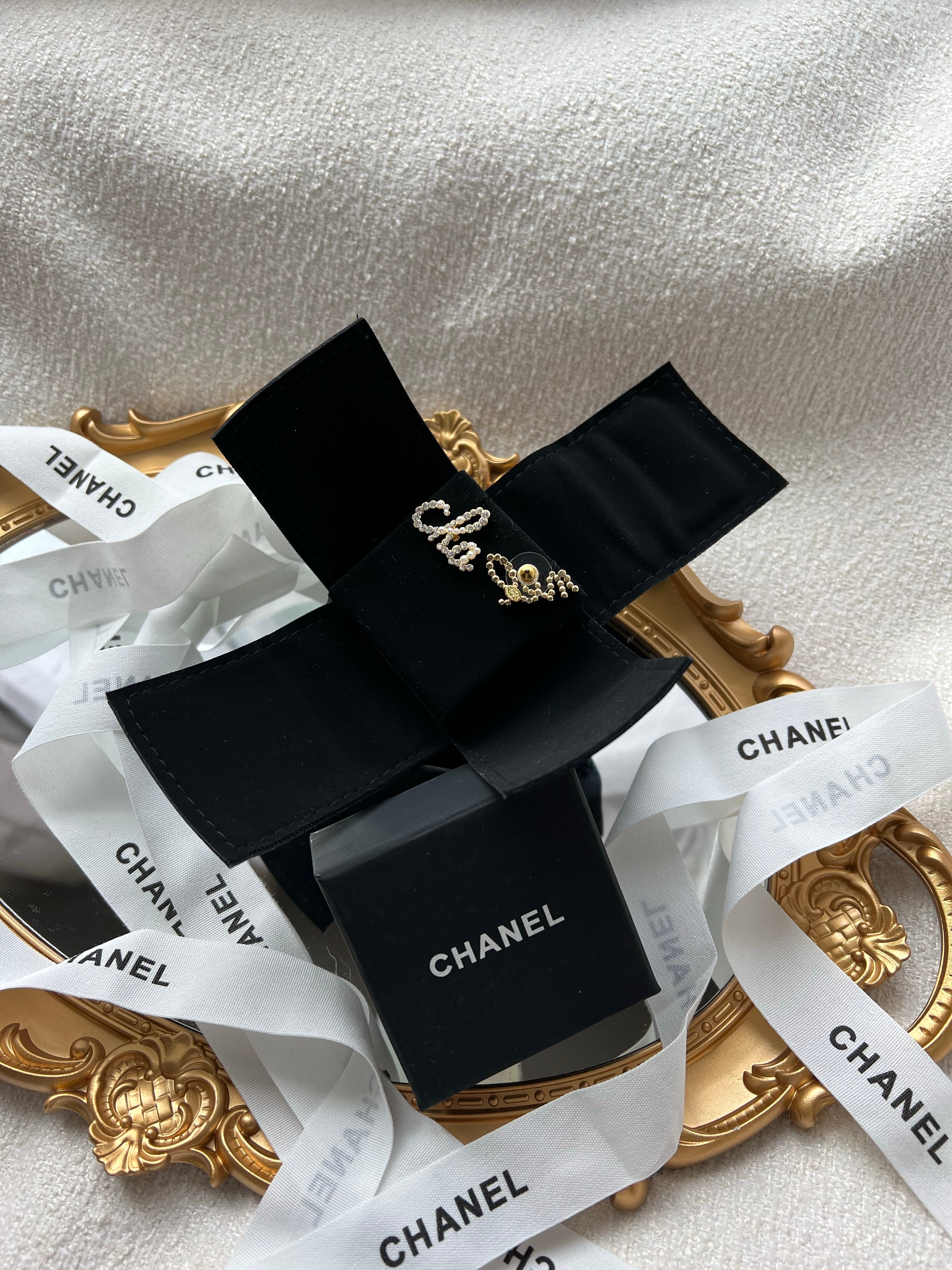 [TOP] CH@NEL Letters Earrings Stud - Chanel