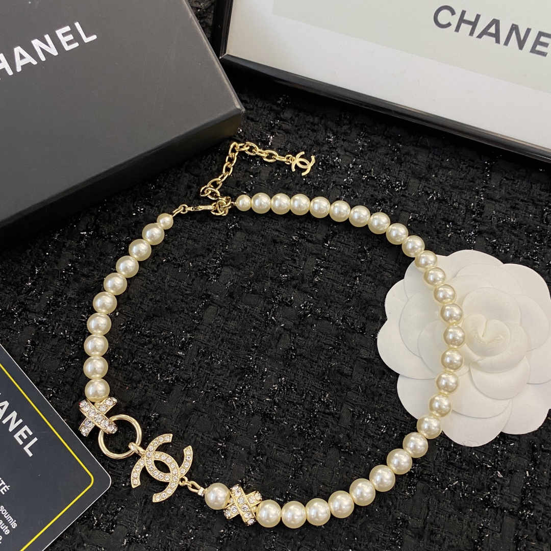 [TOP] CH@NEL Double C Rhinestone Crossover Pearl Necklace - Chanel
