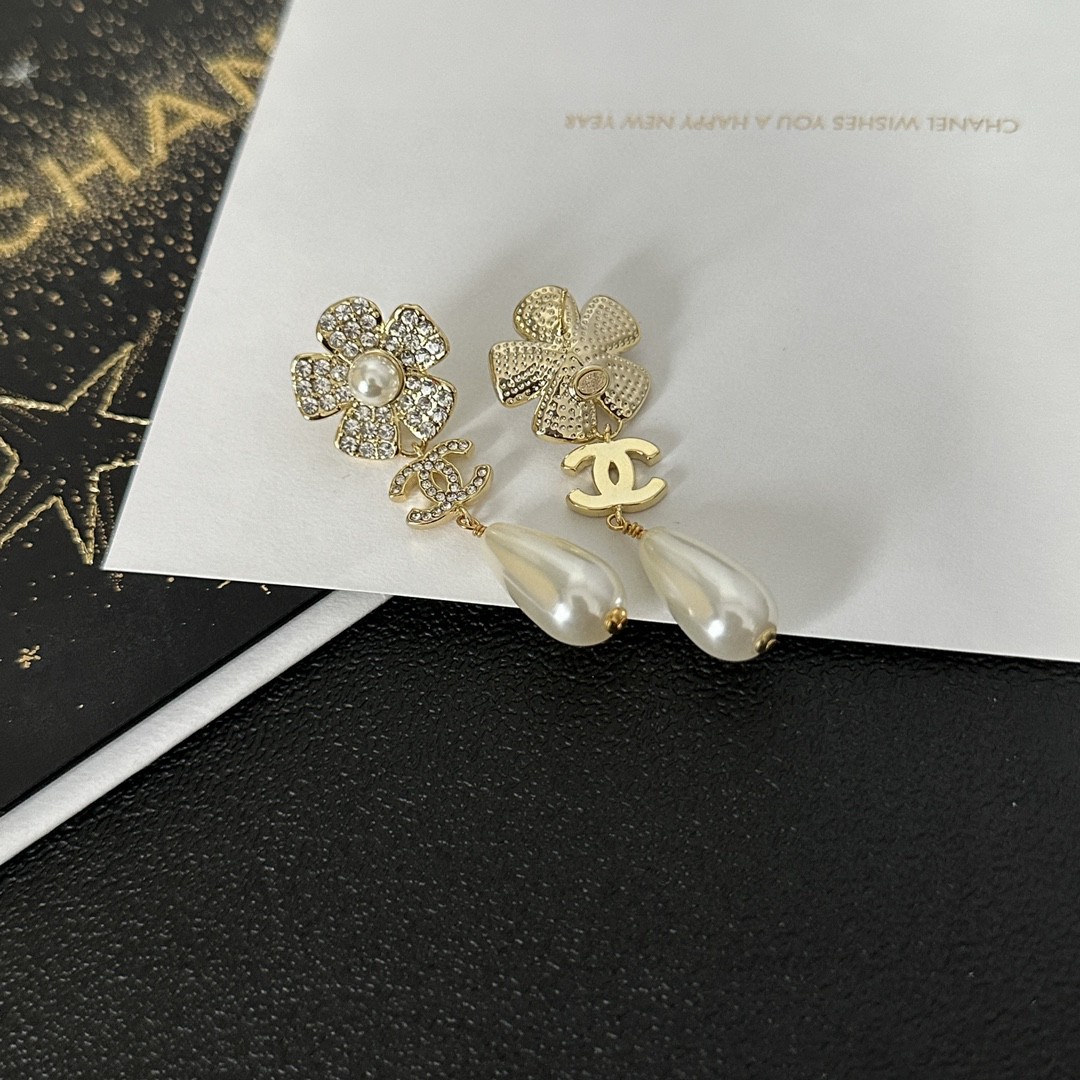 [TOP] CH@NEL Flower Pearl Stud Earrings - Gold - Chanel