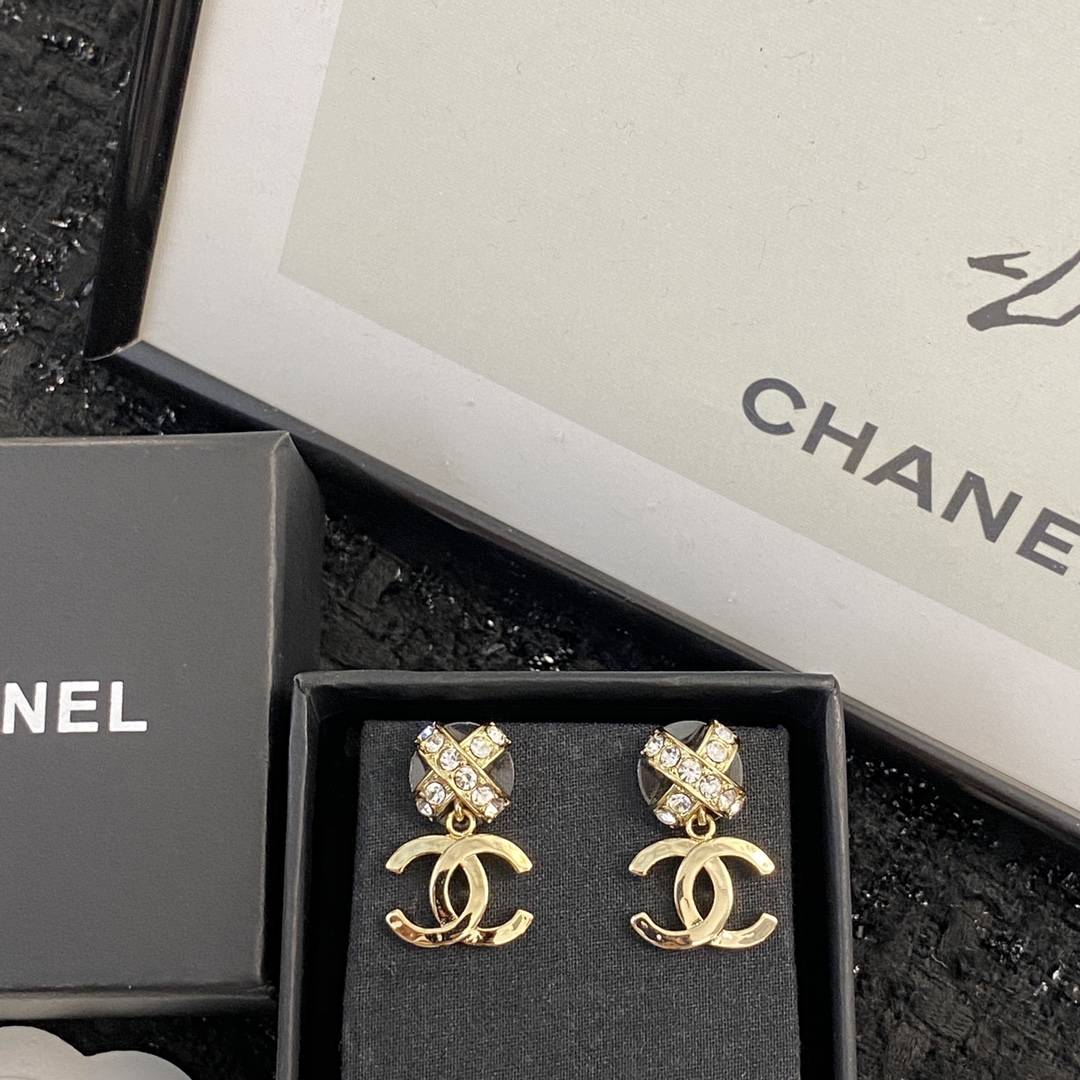 [TOP] CH@NEL Double C Cross Earrings - Chanel