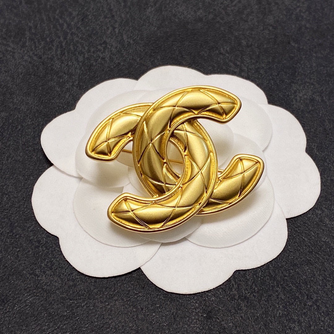 [TOP] CH@NEL Gold Retro Style Brooch - Chanel