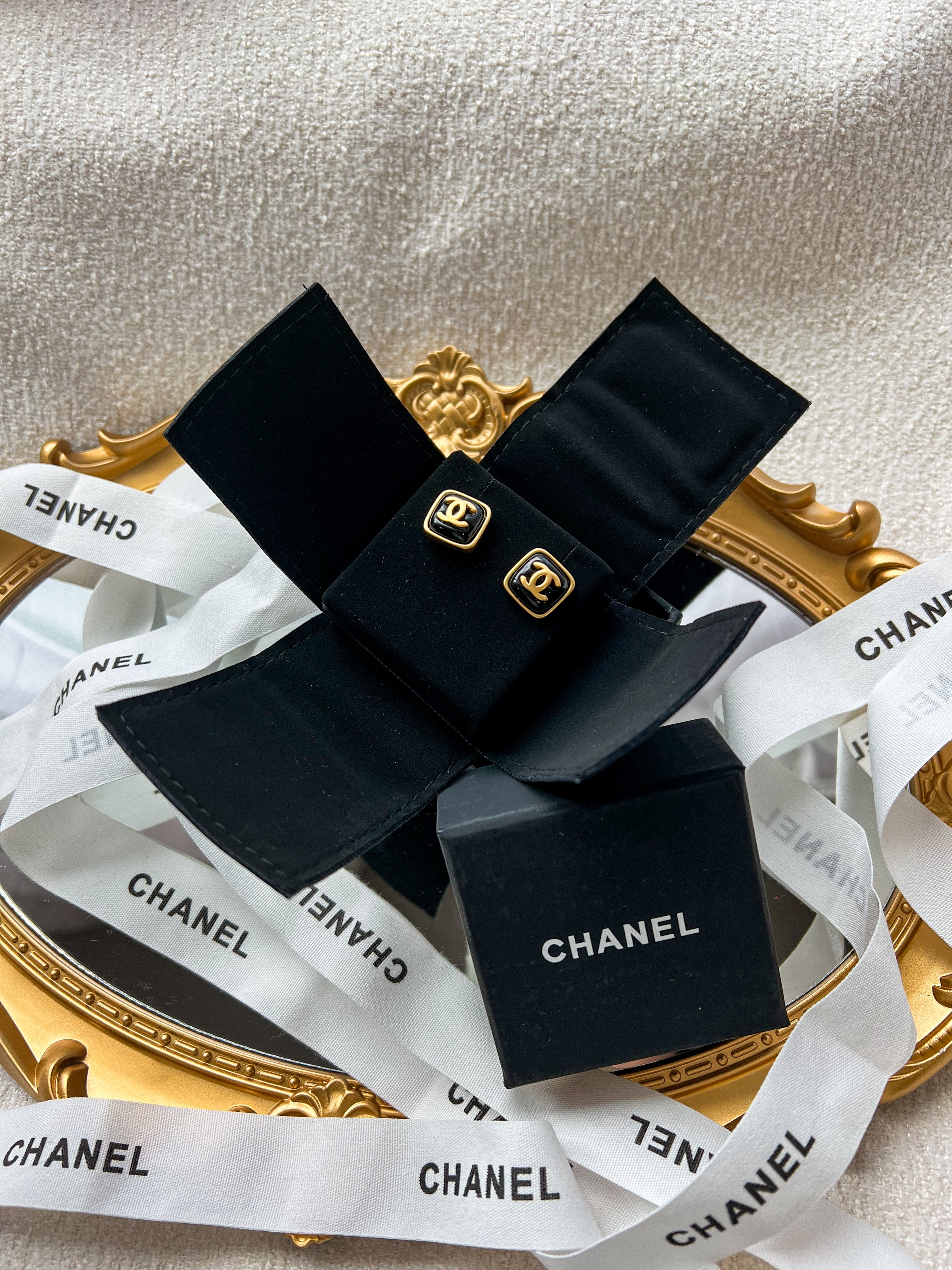 [TOP] CH@NEL Vintage Square Stud Earrings - Chanel