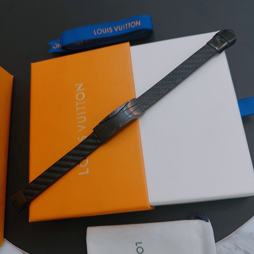 [TOP] L&V Vintage Cowhide Bracelet - Black - LV Louis Vuitton