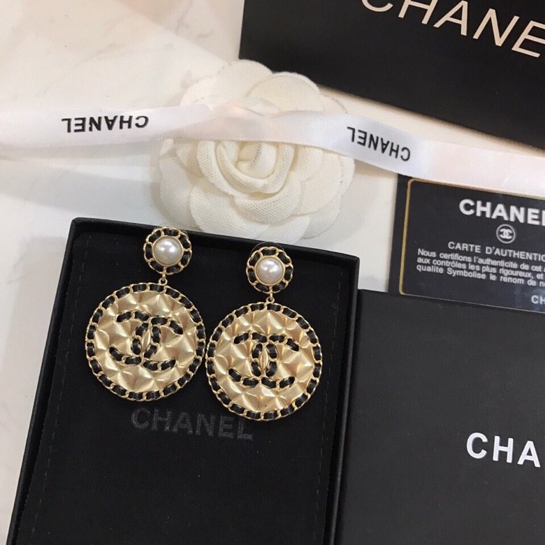 [TOP] CH@NEL Double C Metal Leather Round Stud Earrings - 3 Colors - Chanel