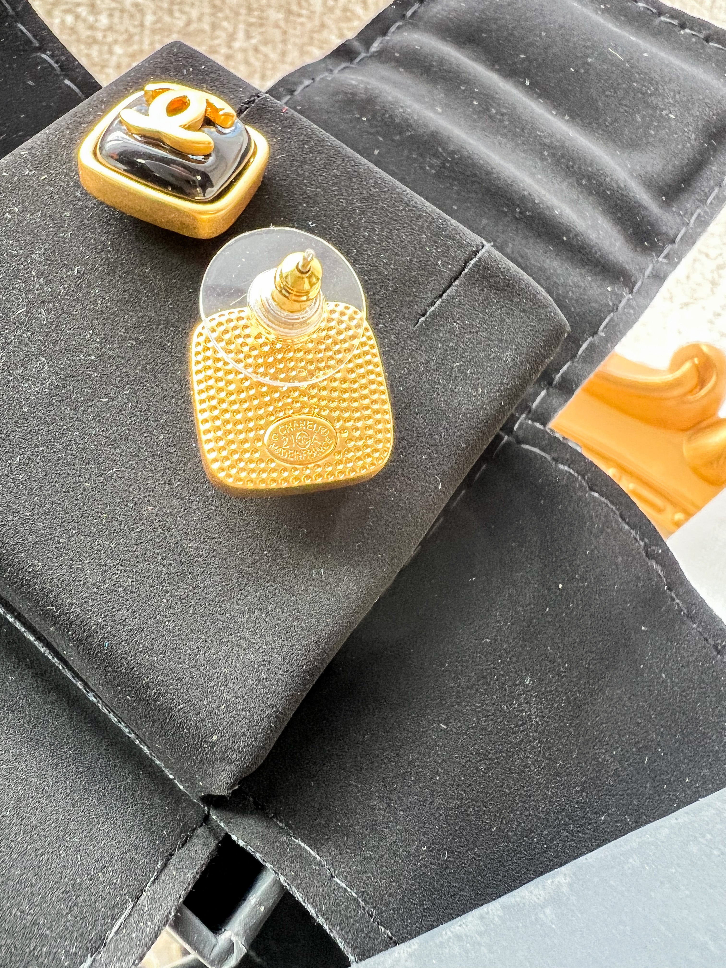 [TOP] CH@NEL Vintage Square Stud Earrings - Chanel