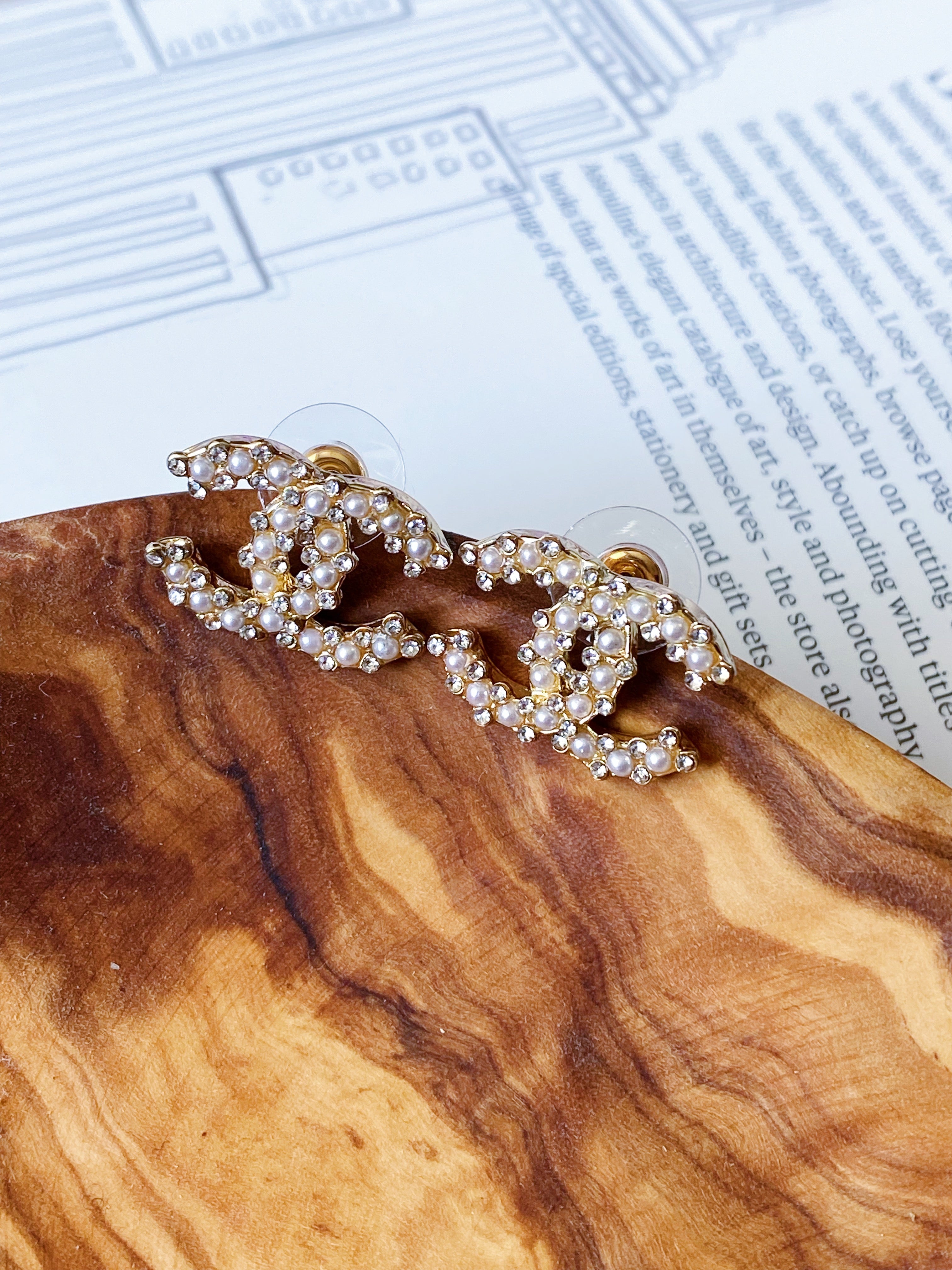 [TOP] CH@NEL Stud Earrings - Chanel