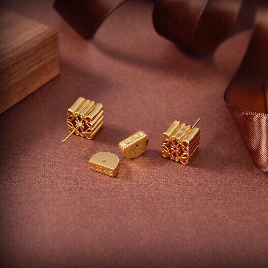 [TOP] LOEW LOGO Earrings - LOEWE