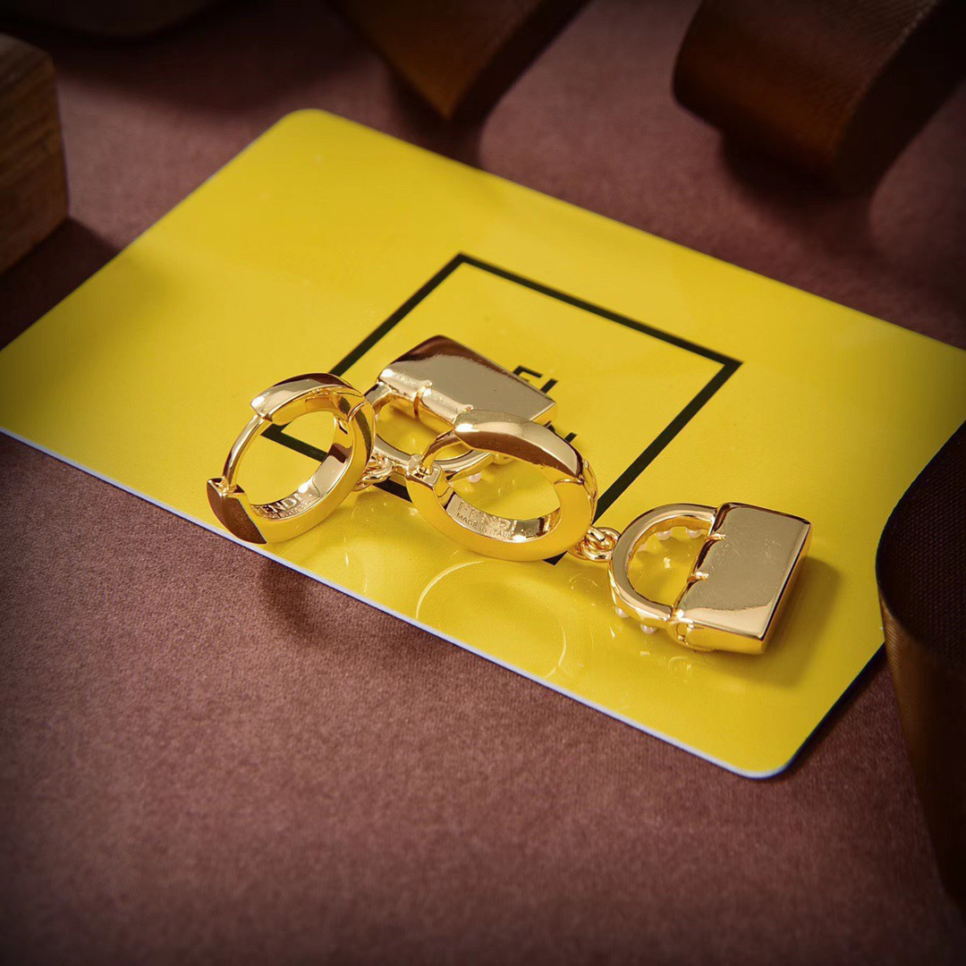 [TOP] FNDI Bag Shape Earrings - Gold - FENDI