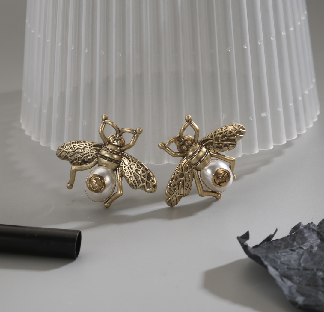 [TOP] GUCC! Bee Stud Earrings - Gucci
