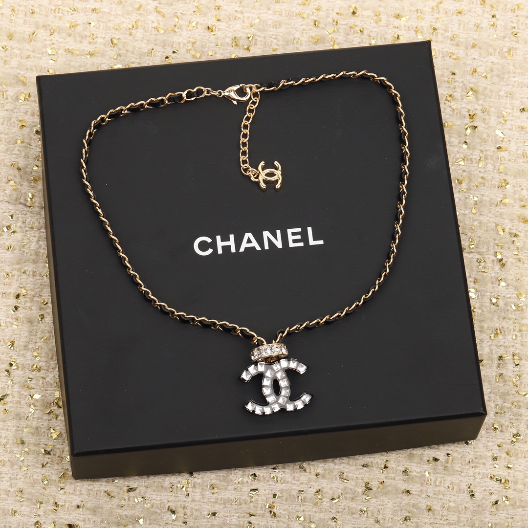 [TOP] CH@NEL Logo Resin Brass Diamond Necklace - Chanel