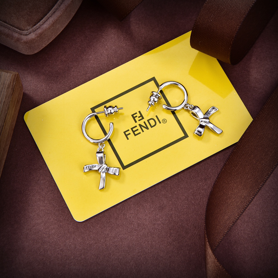 [TOP] FNDI LOGO Earrings - 2 Colors - FENDI