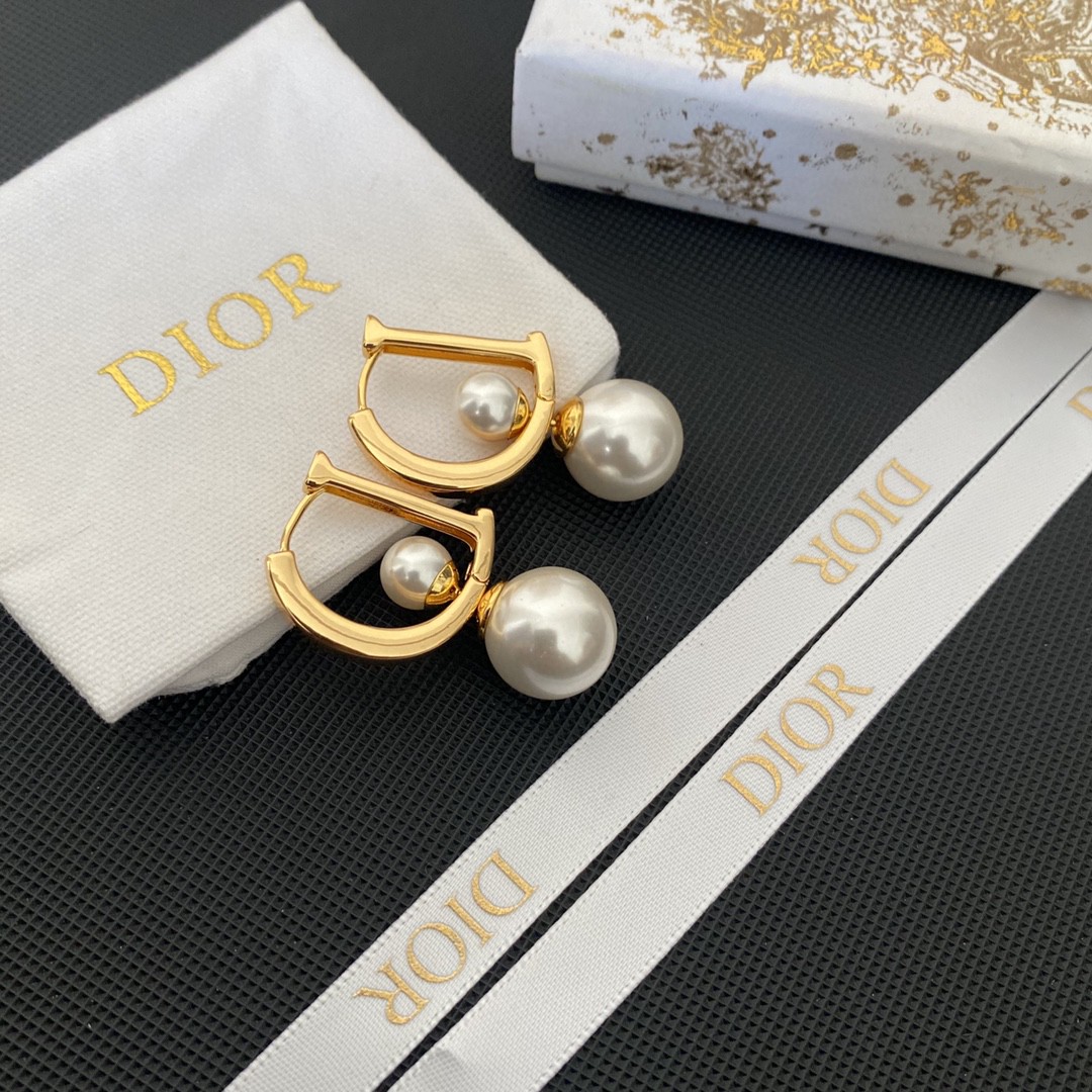 [TOP] D!or size pearl earrings Christian Dior