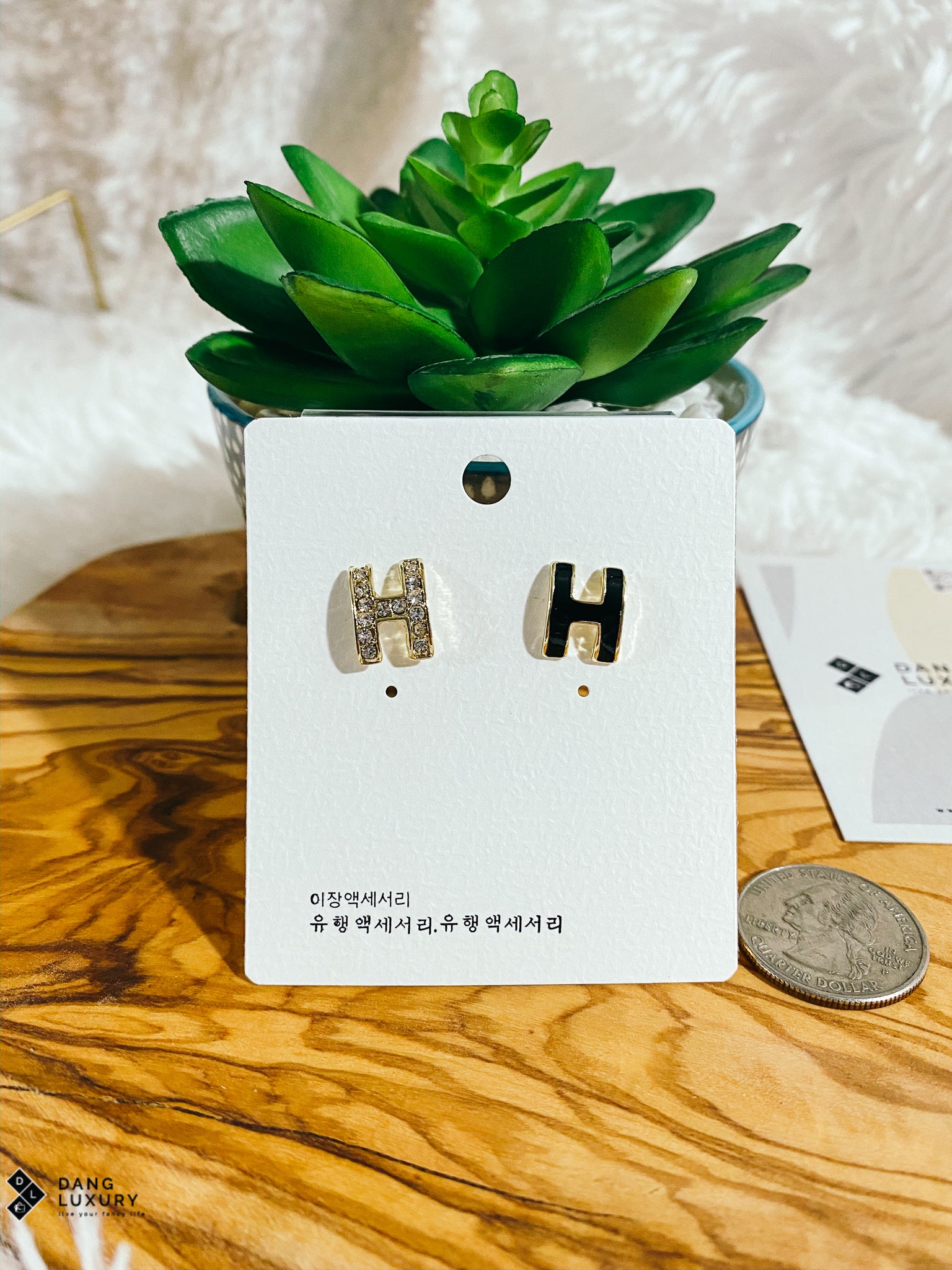 [TOP] HRMES Earring Studs - Hermes