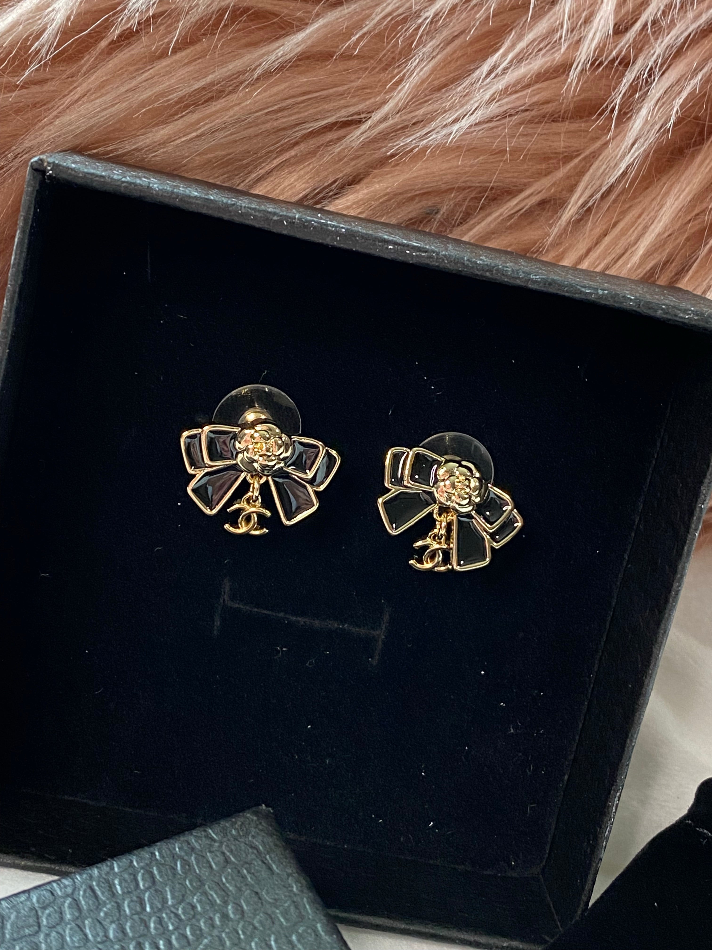 [TOP] CH@NEL Bow Earrings - Chanel