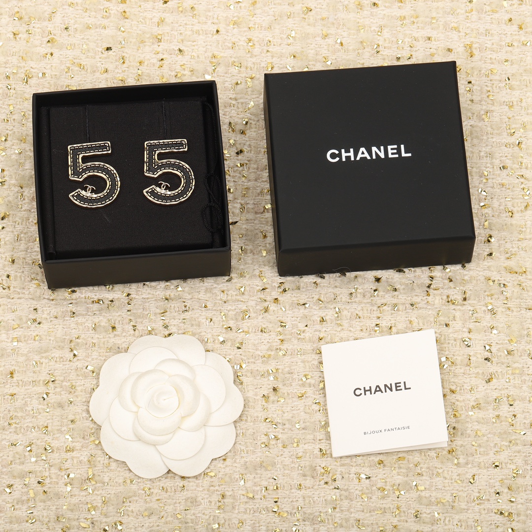 [TOP] CH@NEL logo number 5 earrings - Chanel