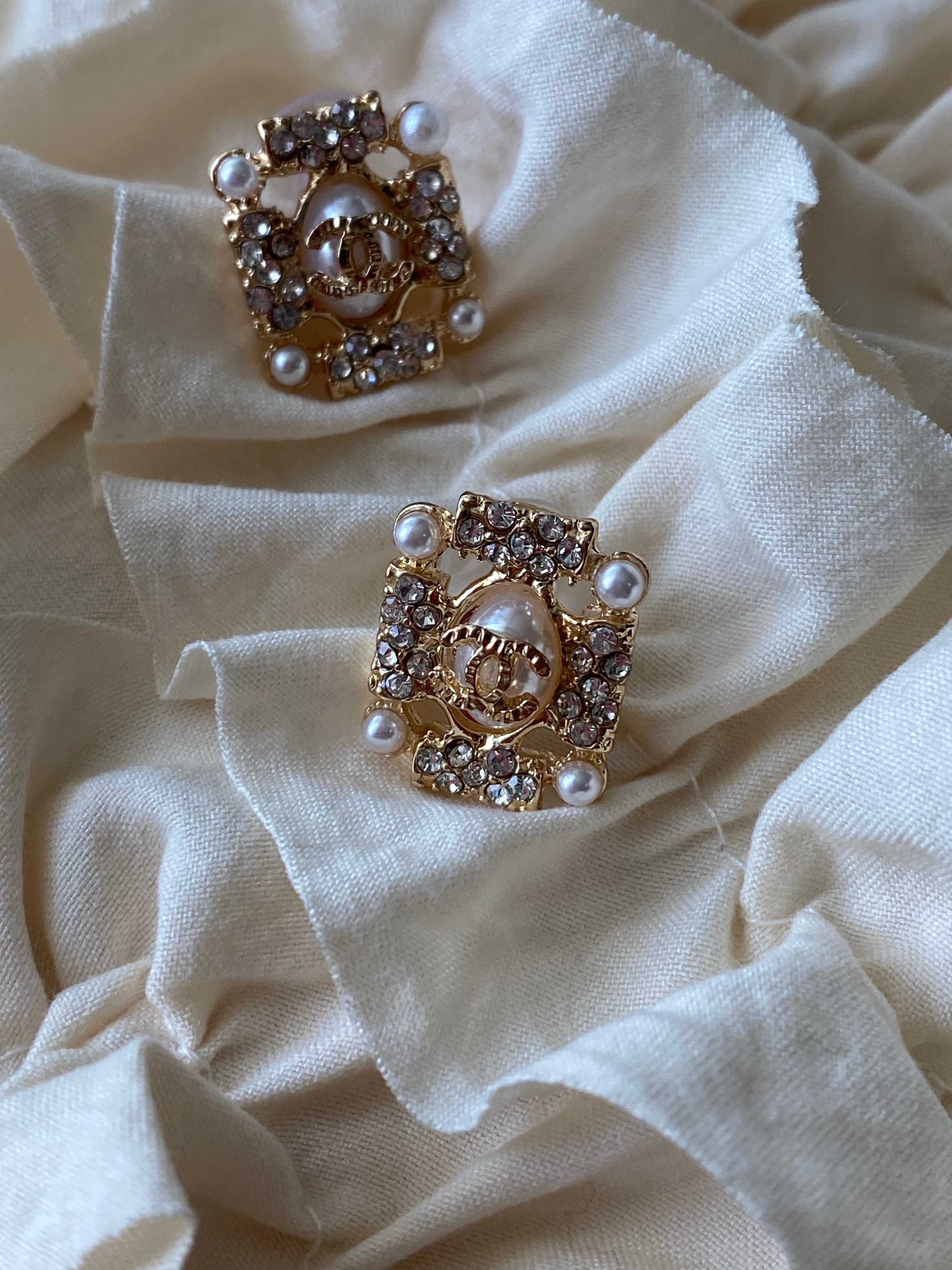 [TOP] CH@NEL Stud Square Earrings - Chanel