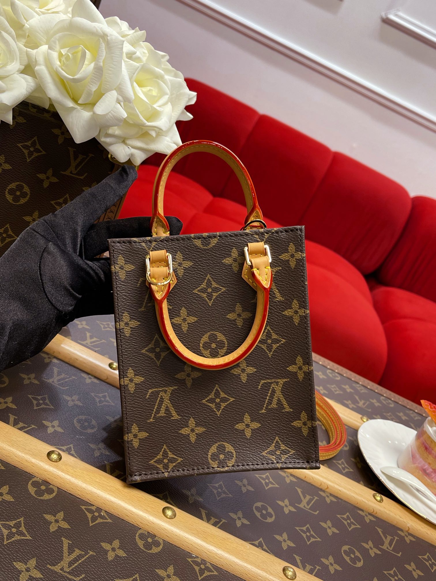 LV M69442 Petit Sac Plat Mini Onthego