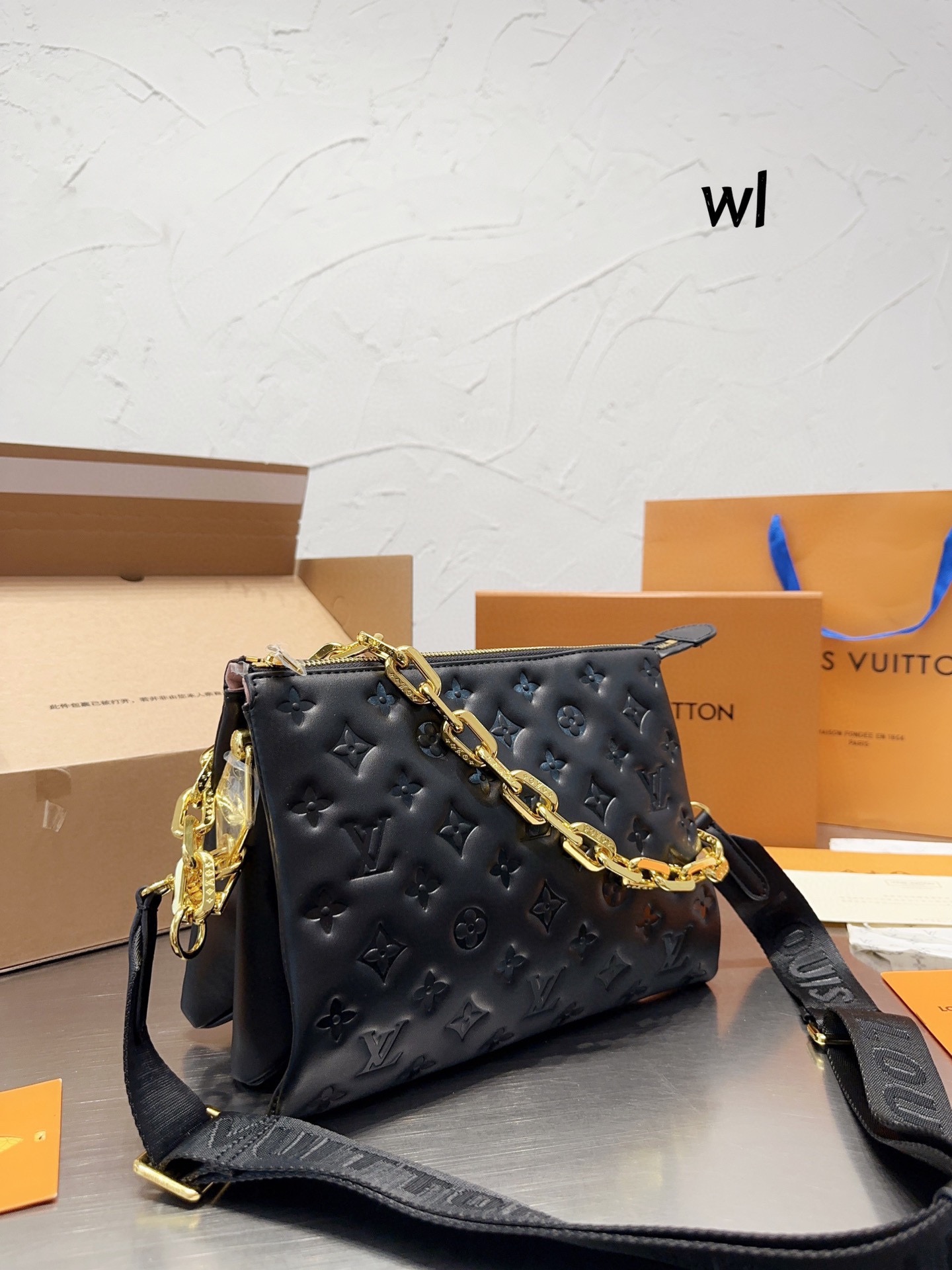 LV Kussan BB in Black