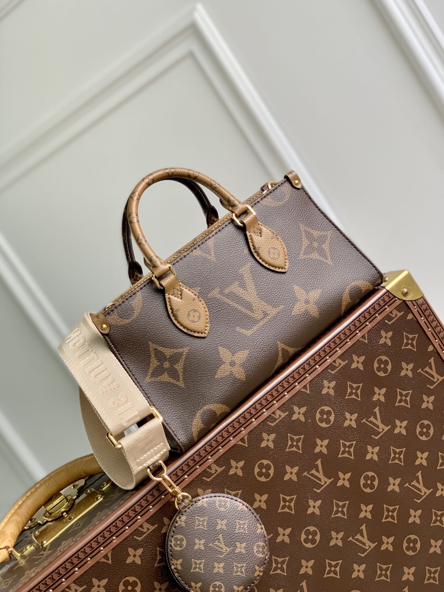 LV OnTheGo East West