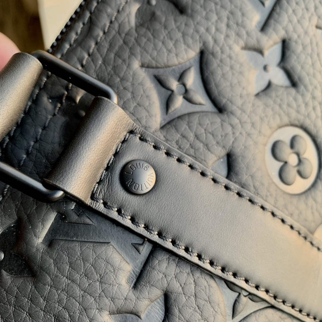 LV M22765 Louis Vuitton Keepall Bandouli��re 35 Bag Black