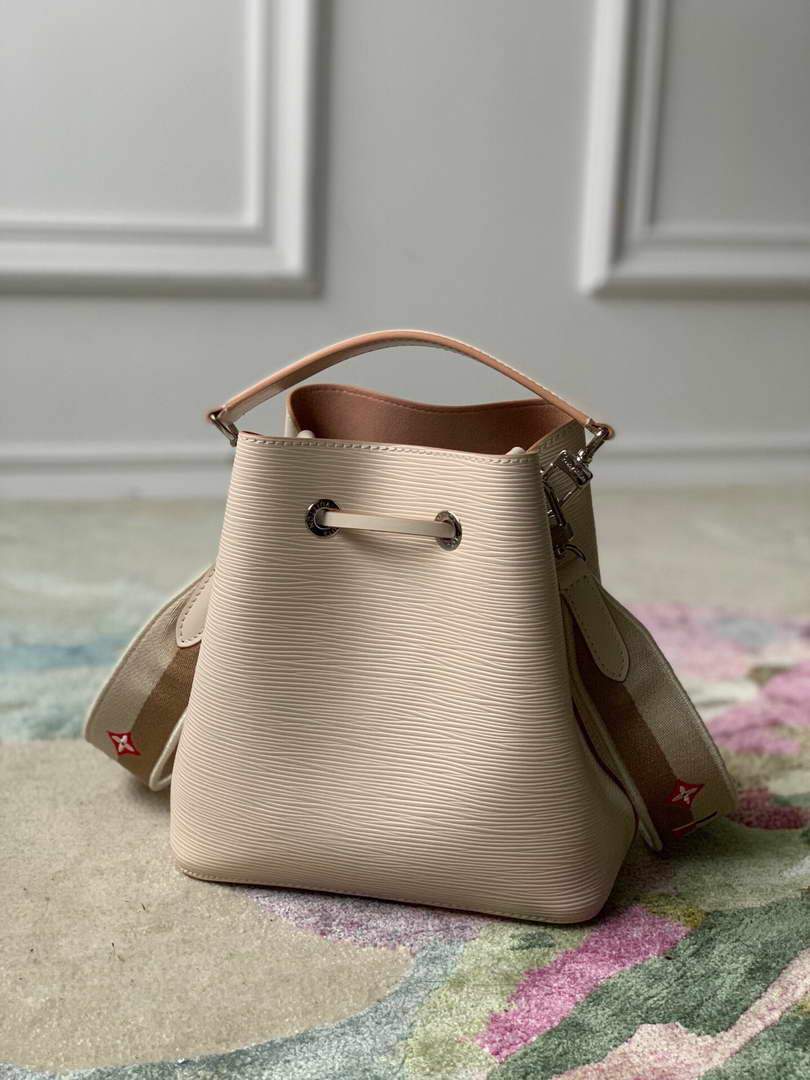 LV M57693 Louis Vuitton N��oNo�� BB Bucket Bag M57706 M57691 Quartz White