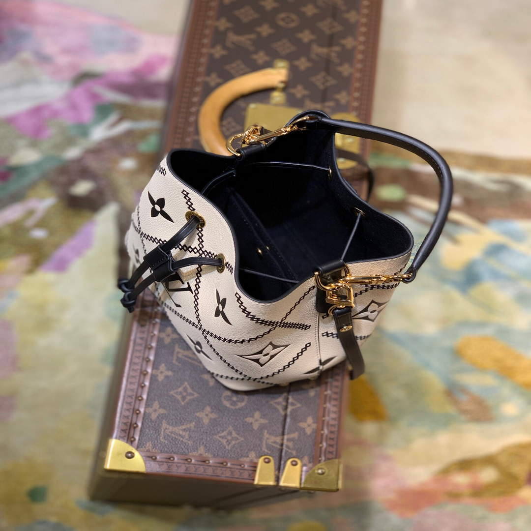 LV M46023 Louis Vuitton NONO BB Bucket Bag Beige