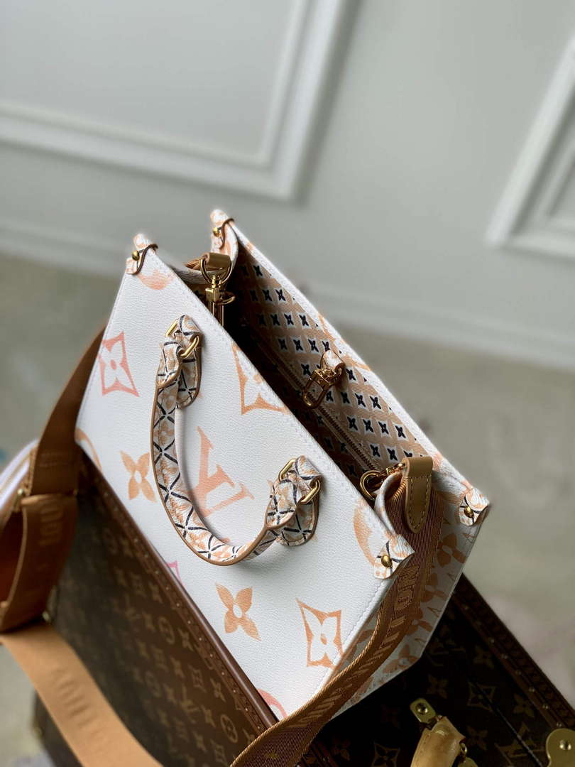 LV M22976 Louis Vuitton OnTheGo PM Handbag Beige