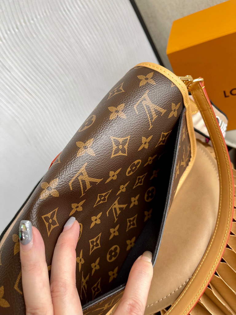 Louis Vuitton LV M45985 Diane Monogram Crossbody bag