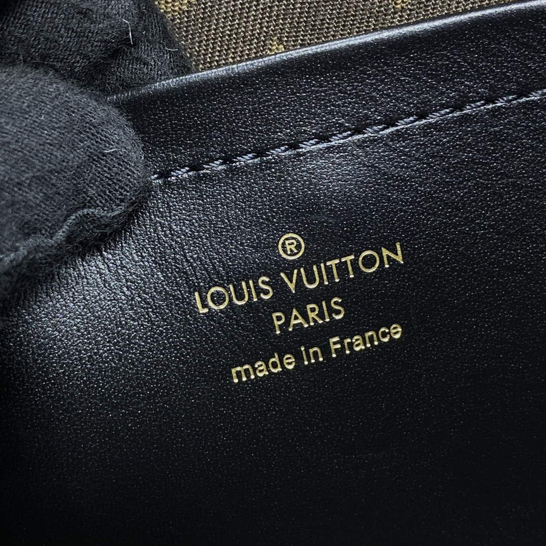 LV M80450 Louis Vuitton Utility Crossbody Bag Black