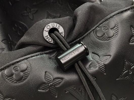 LV M43680 Louis Vuitton Discovery Backpack Black