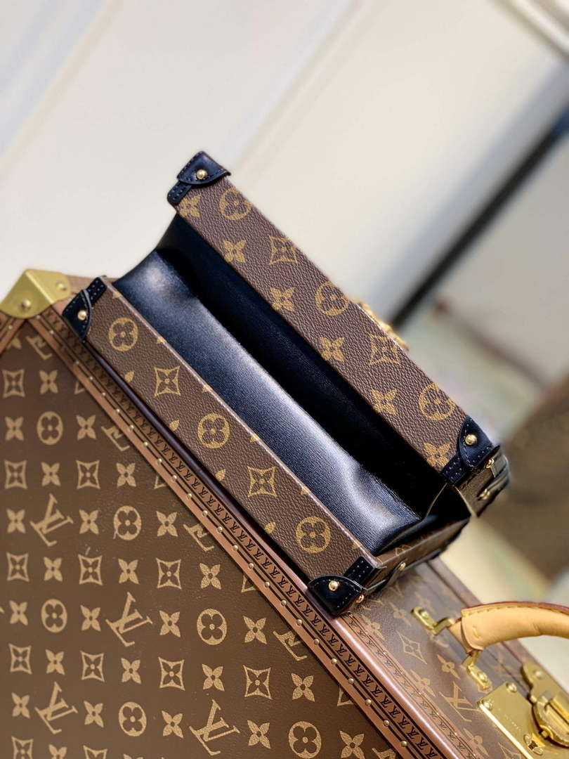 LV M46309 Louis Vuitton Petite Malle V Bag