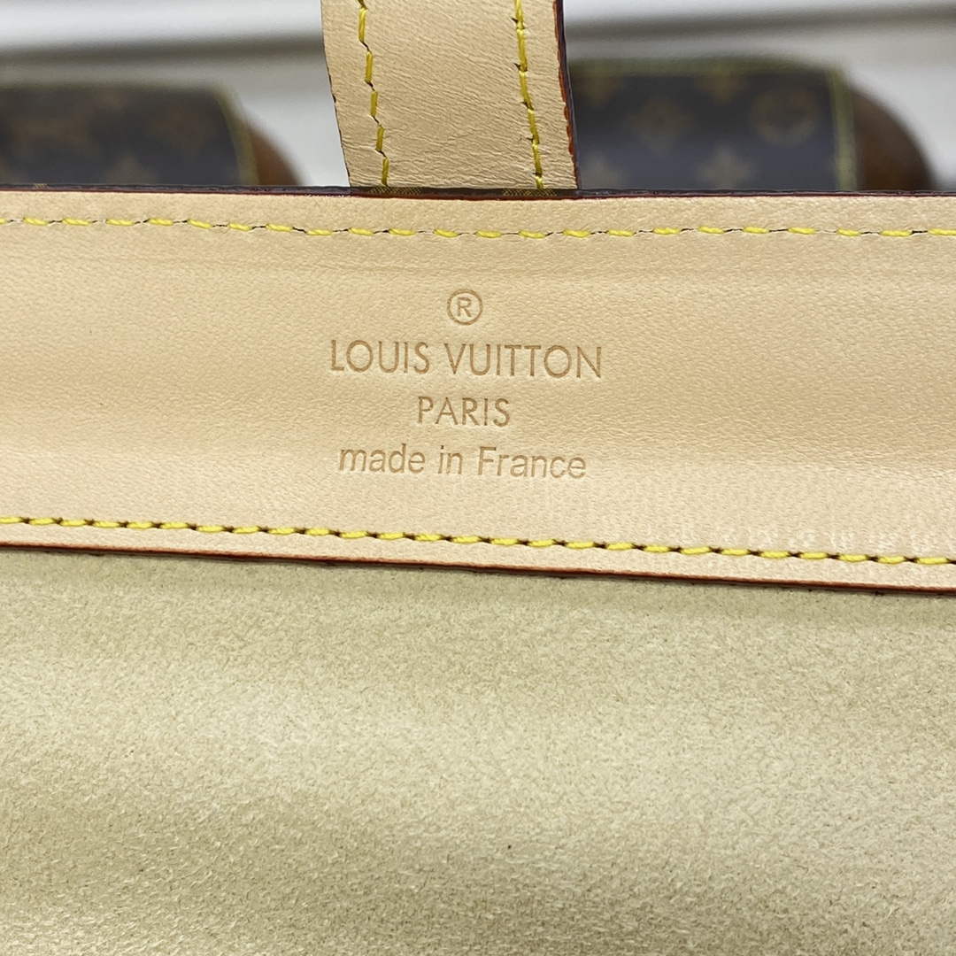 LV M47530 Louis Vuitton 3 Watch Case Monogram Canvas