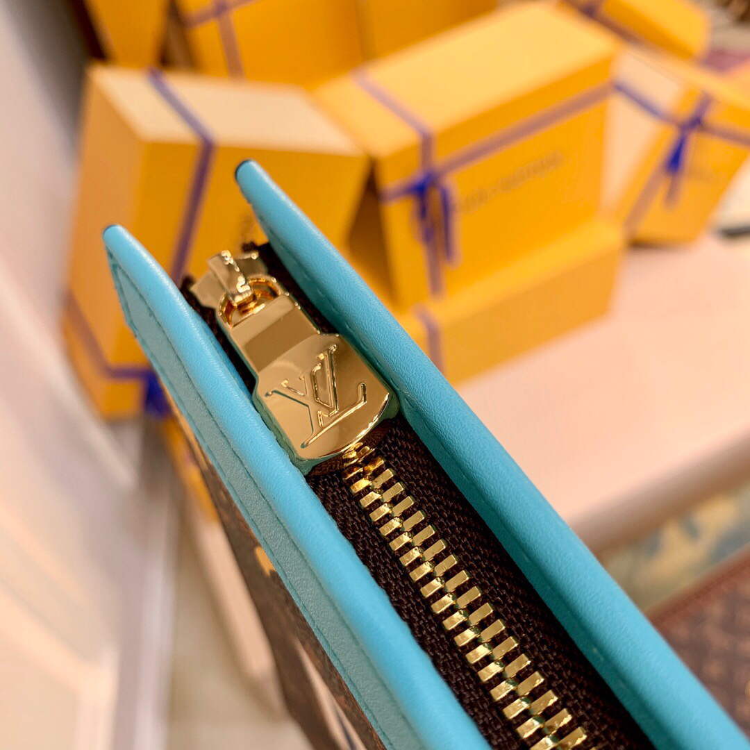 LV M81204 Louis Vuitton Pochette Voyage