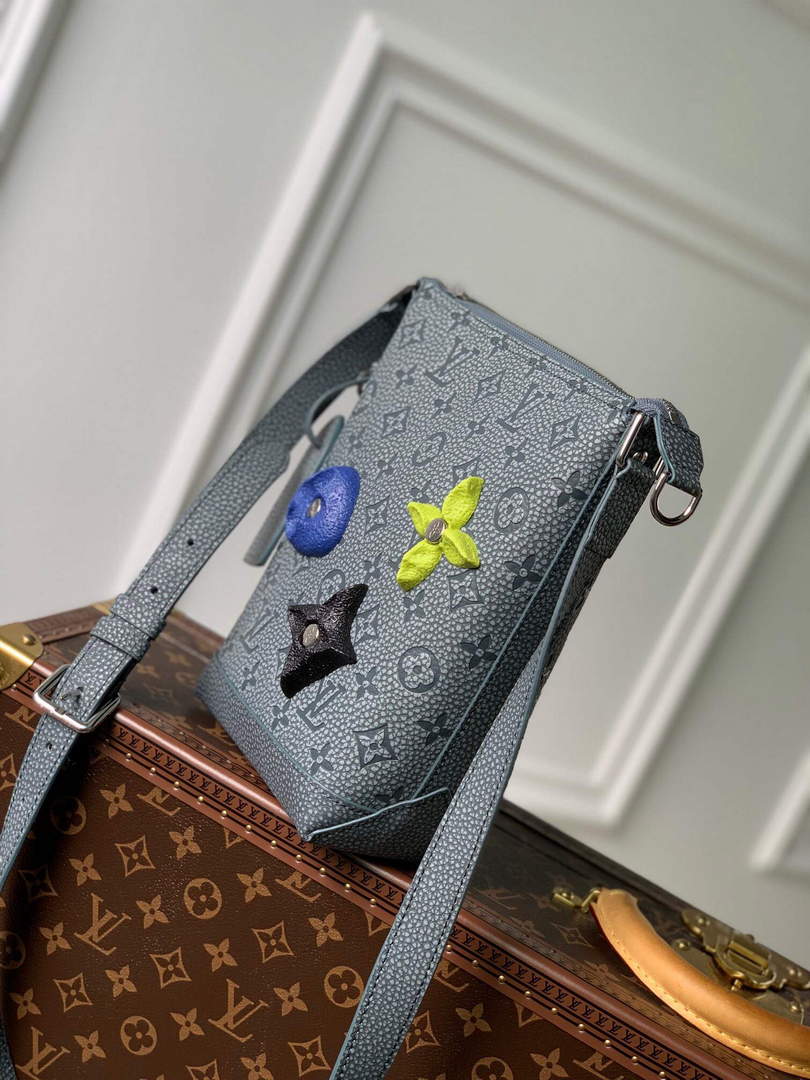 LV M20875 Louis Vuitton Hobo Cruiser PM Bag Gray
