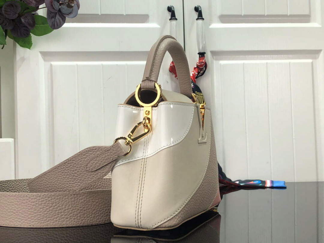 LV M59863 Louis Vuitton Capucines BB Bag