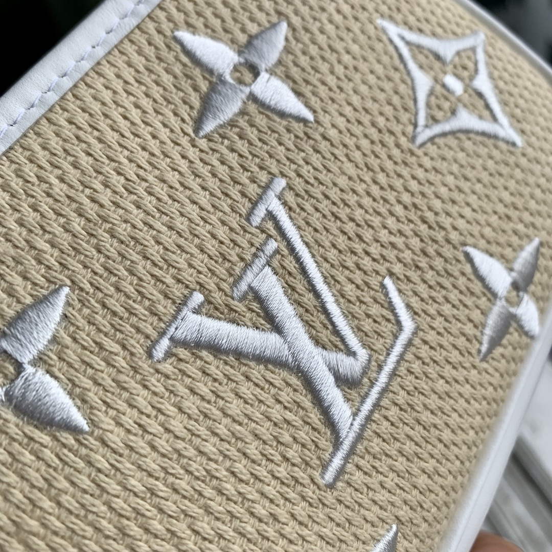 LV M82472 Louis Vuitton Mini Pochette Accessoires White