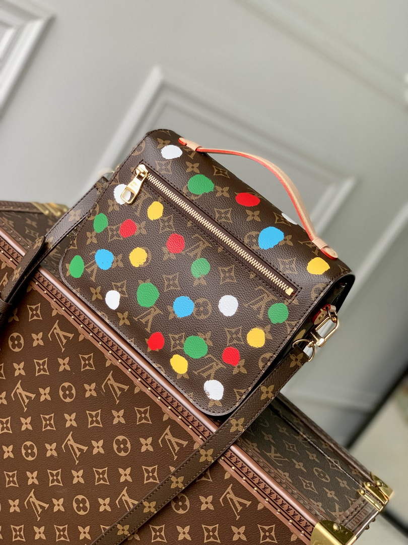 LV M46384 Louis Vuitton LV X YK POCHETTE MTIS Monogram