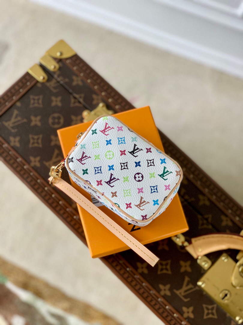LV M81339 Louis Vuitton Wapity Case Bag White
